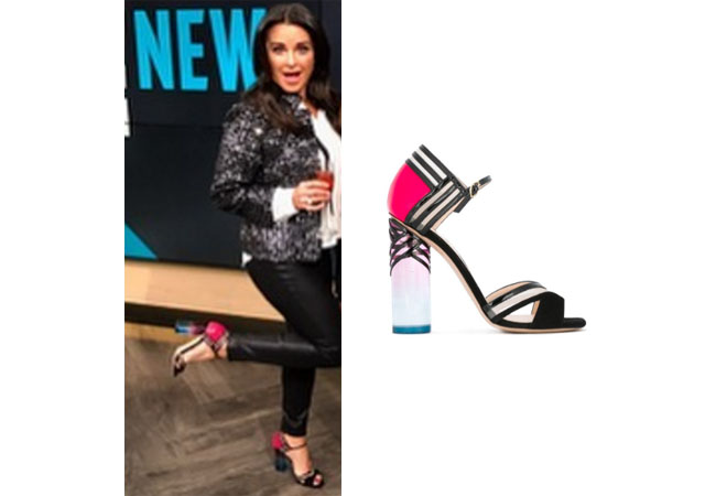 Real Housewives of Beverly Hills: Kyle Richards` Black and Pink Sandals ...